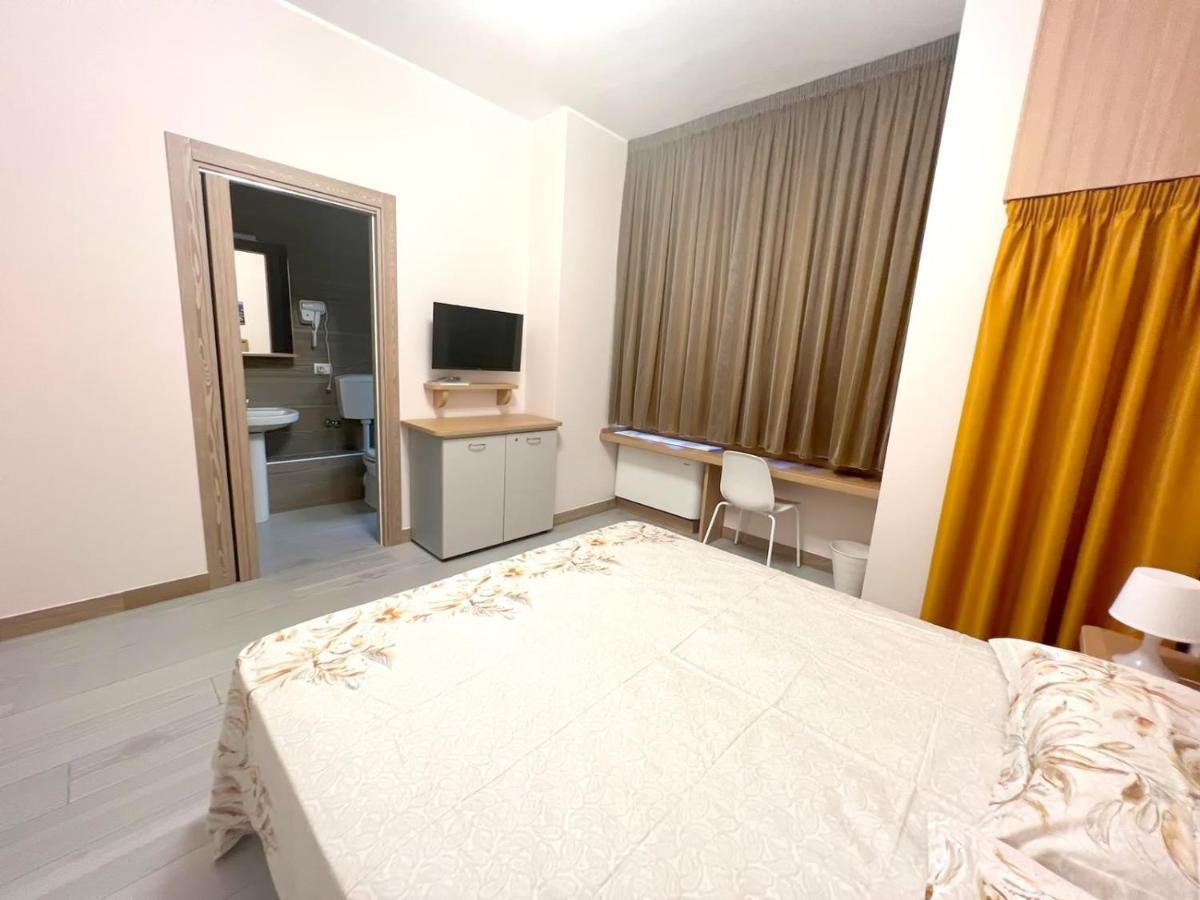Sissi Comfort Rooms Foresteria Lombarda مونزا المظهر الخارجي الصورة