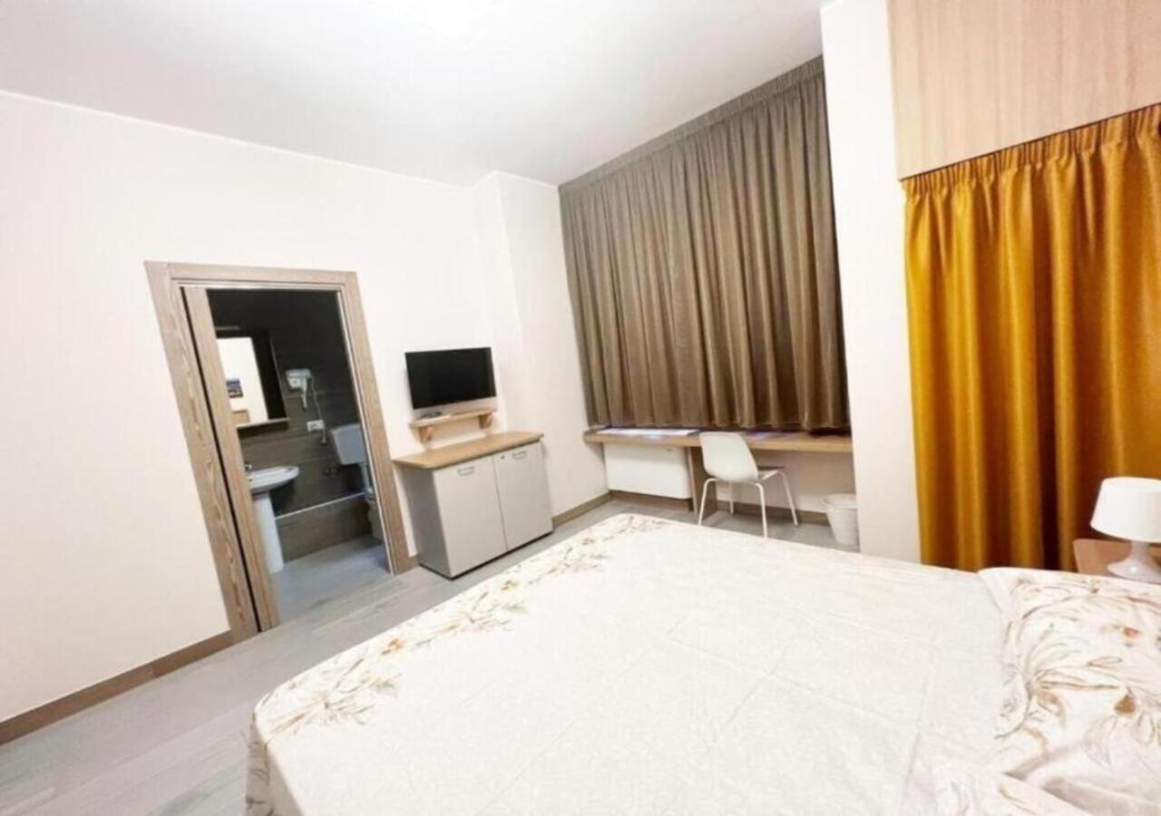 Sissi Comfort Rooms Foresteria Lombarda مونزا المظهر الخارجي الصورة